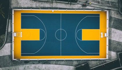 在线体育博彩-国米全场被压制，尤文强势表现令教练赛后亲自拥抱球员