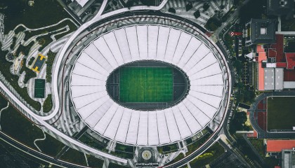 开云体育平台-峥嵘对决，球场铁血逐鹿的荣誉之战